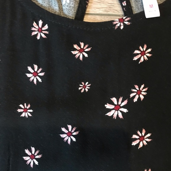 Cold shoulder dress black with pink flowers 🌸 - Picture 6 of 6